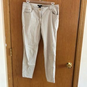 Cream colored skinny capris